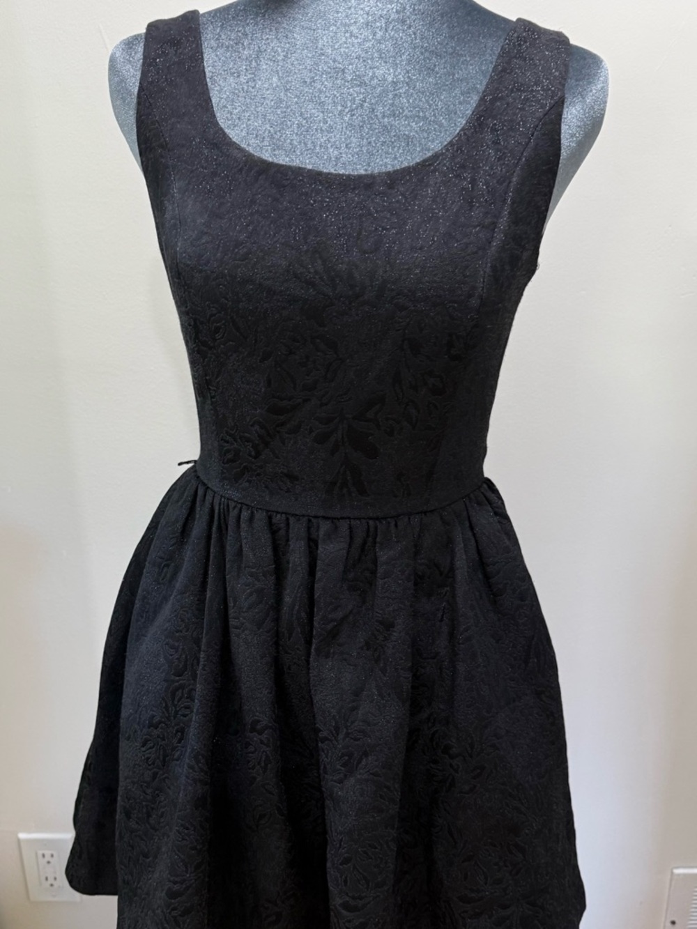 princess vera wang Black Textured Scoop-Neck Fit & Flare Mini Dress